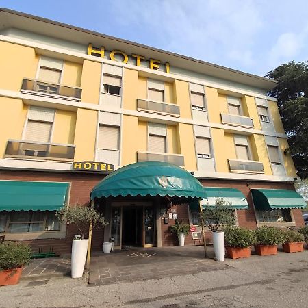 Hotel Industria เบรเชีย ภายนอก รูปภาพ